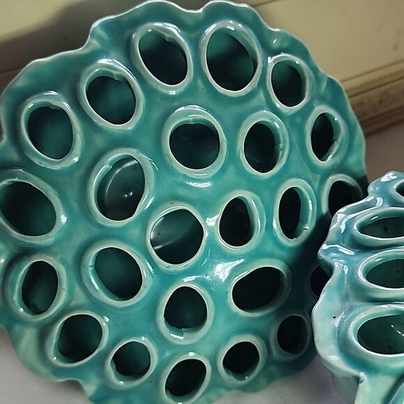 Vintage Set Of 2 Lotus Seed Pod Vases Aqua Blue - Picture 3 of 16